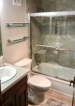 Mammoth Lodging Sunrise 1- Loft Bathroom